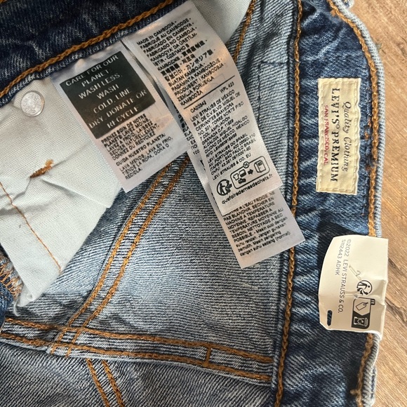 501 Levi's Blue Denim shorts - Picture 4 of 6